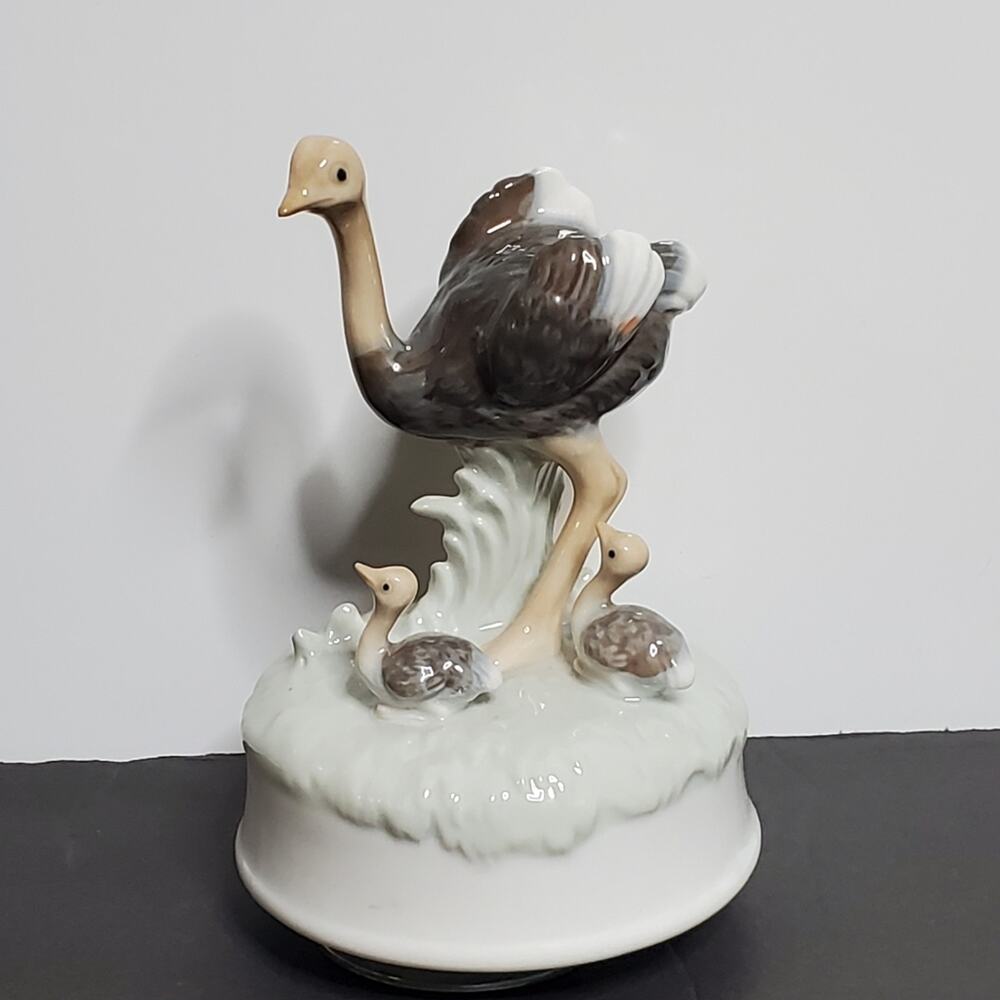 Otagiri Ceramic Ostrich Music Box Otagiri Japan 5 1/2" Tall excellent condition